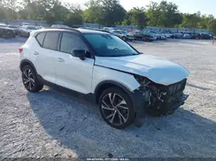 YV4162UM6L2265698 2020 VOLVO XC40