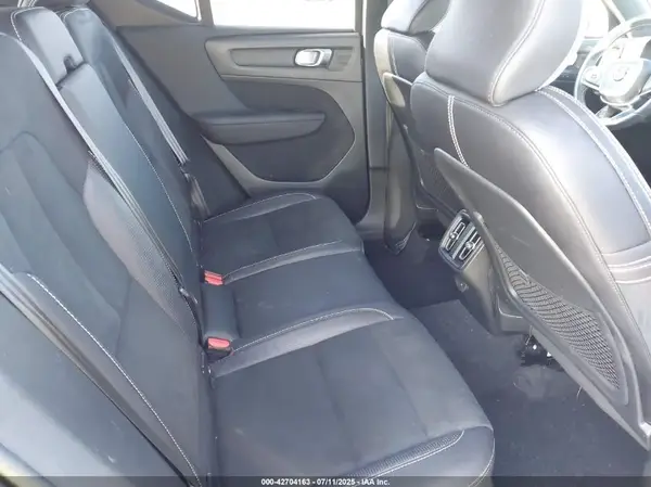 YV4162UM6L2265698 2020 VOLVO XC40 - Image 8