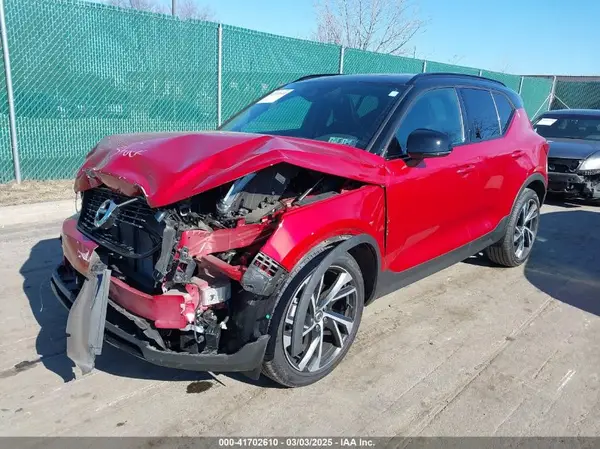 YV4162UM6L2275292 2020 VOLVO XC40 - Image 2