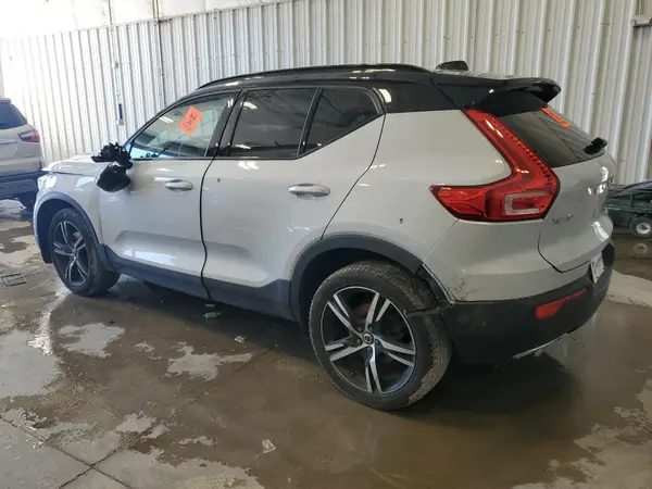 YV4162UM6L2336771 2020 VOLVO XC40 - Image 2
