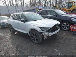 YV4162UM6M2402320 2021 VOLVO XC40