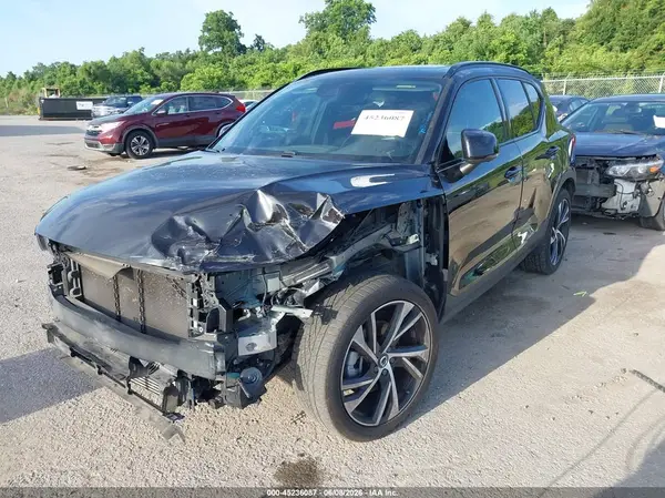 YV4162UM6M2420090 2021 VOLVO XC40 - Image 2