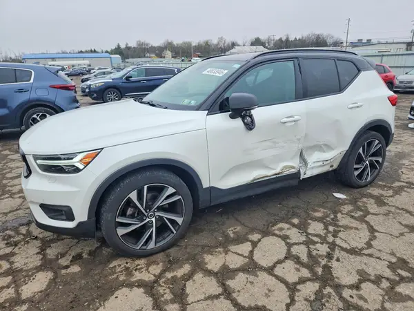 YV4162UM6M2468172 2021 VOLVO XC40 - Image 1
