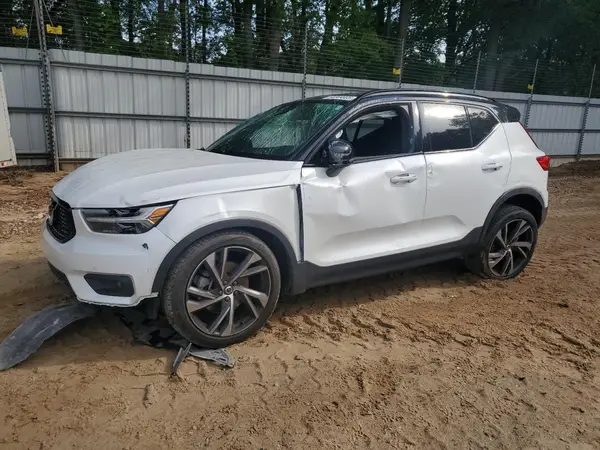 YV4162UM6M2587923 2021 VOLVO XC40 - Image 1