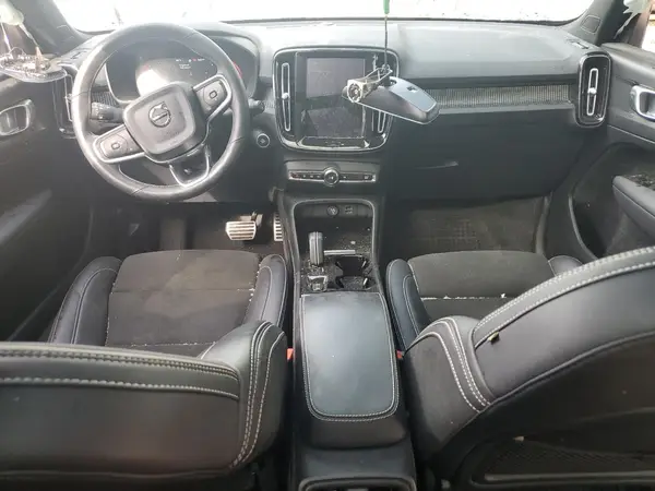 YV4162UM6M2587923 2021 VOLVO XC40 - Image 8
