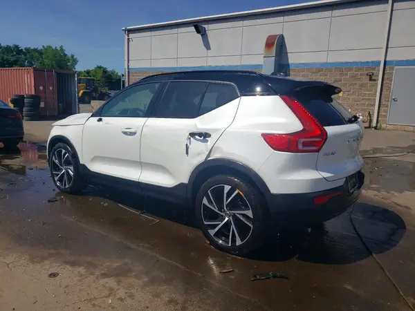 YV4162UM6N2648611 2022 VOLVO XC40 - Image 2