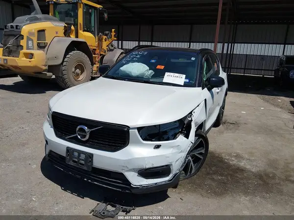 YV4162UM6N2648625 2022 VOLVO XC40 - Image 2