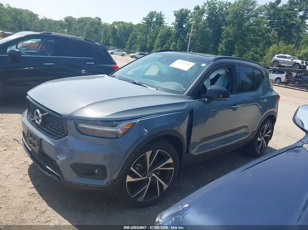 YV4162UM6N2723792 2022 VOLVO XC40 - Image 2