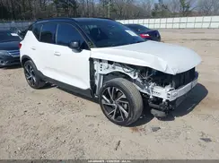 YV4162UM6N2752581 2022 VOLVO XC40