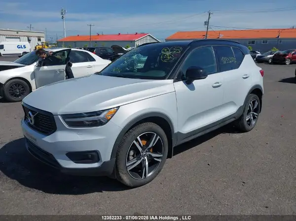 YV4162UM6N2788125 2022 VOLVO XC40 - Image 2
