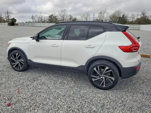 YV4162UM7K2068554 2019 VOLVO XC40 - Image 2