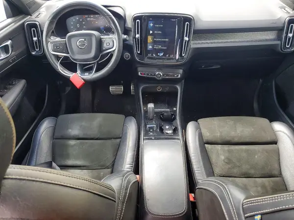 YV4162UM7K2068554 2019 VOLVO XC40 - Image 8