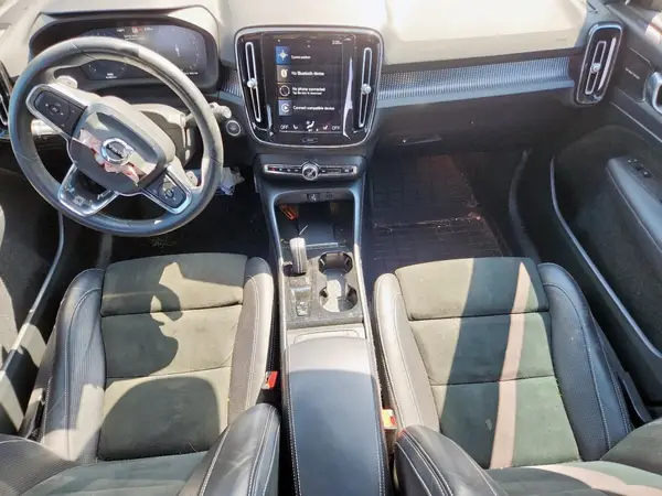 YV4162UM7K2102220 2019 VOLVO XC40 - Image 8