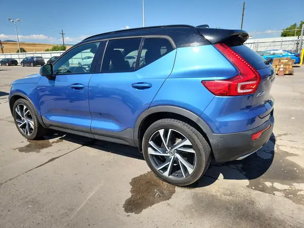 YV4162UM7K2112116 2019 VOLVO XC40 - Image 2