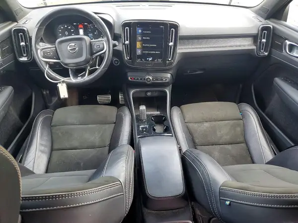 YV4162UM7K2114383 2019 VOLVO XC40 - Image 8