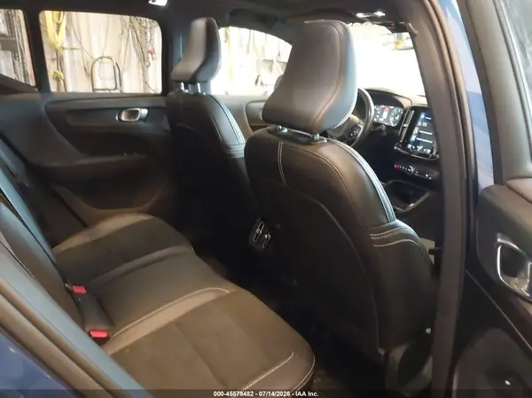 YV4162UM7K2120118 2019 VOLVO XC40 - Image 8
