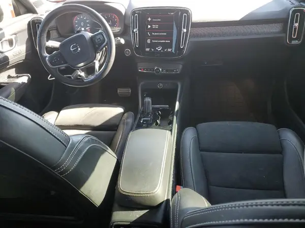 YV4162UM7L2183690 2020 VOLVO XC40 - Image 8