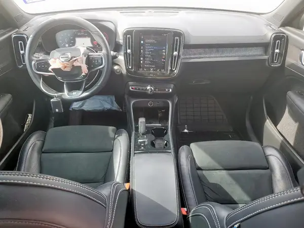 YV4162UM7L2185522 2020 VOLVO XC40 - Image 8
