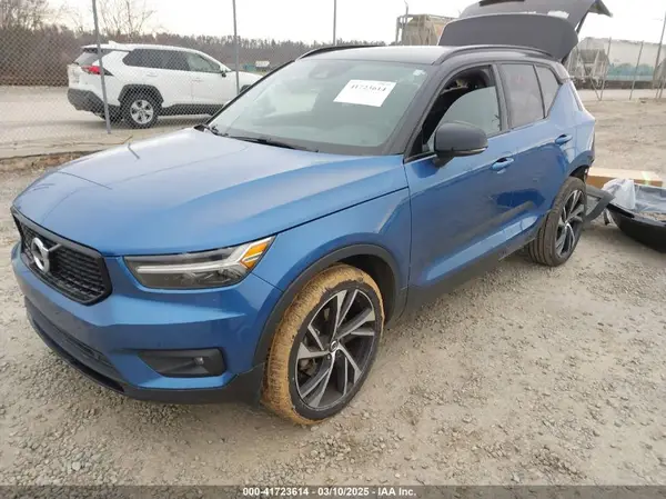 YV4162UM7L2198111 2020 VOLVO XC40 - Image 2