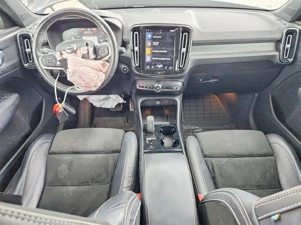 YV4162UM7L2217160 2020 VOLVO XC40 - Image 8