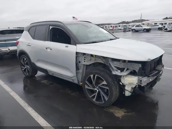 YV4162UM7L2234301 2020 VOLVO XC40 - Image 1