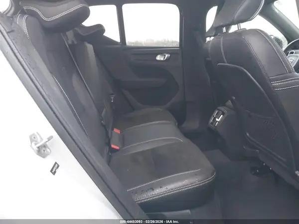 YV4162UM7L2234301 2020 VOLVO XC40 - Image 8