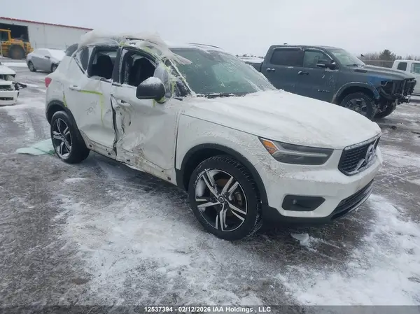 YV4162UM7L2294661 2020 VOLVO XC40 - Image 1