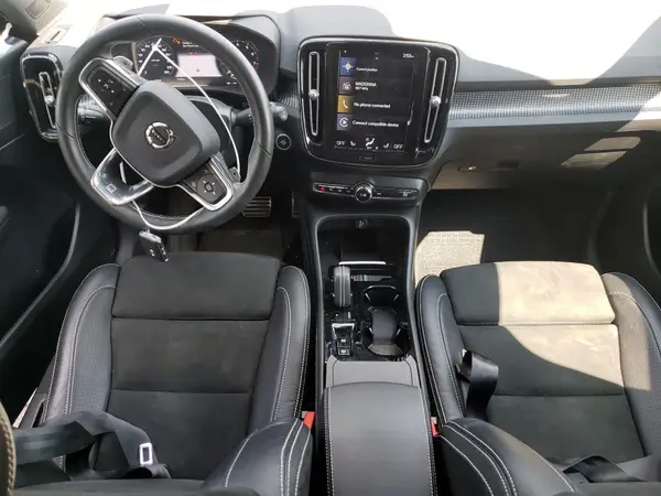 YV4162UM7L2337718 2020 VOLVO XC40 - Image 8