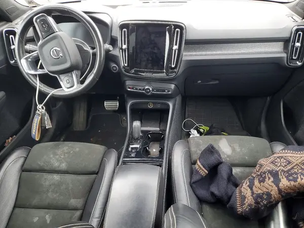 YV4162UM7M2465605 2021 VOLVO XC40 - Image 8