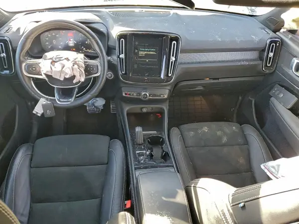YV4162UM7M2516603 2021 VOLVO XC40 - Image 8