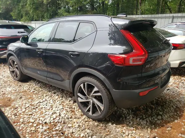 YV4162UM7M2556664 2021 VOLVO XC40 - Image 2
