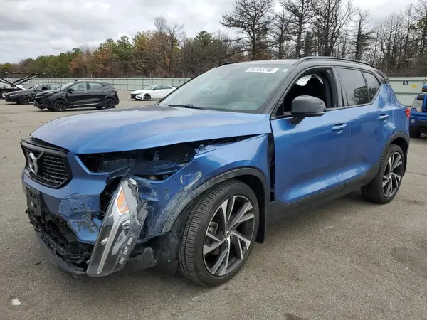 YV4162UM7M2565137 2021 VOLVO XC40 - Image 1