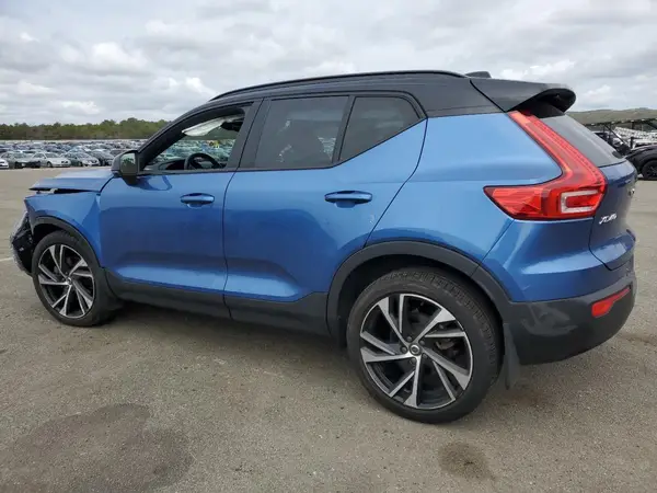 YV4162UM7M2565137 2021 VOLVO XC40 - Image 2