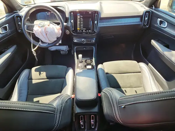 YV4162UM7M2612487 2021 VOLVO XC40 - Image 8