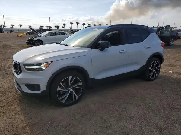YV4162UM7N2653123 2022 VOLVO XC40 - Image 1