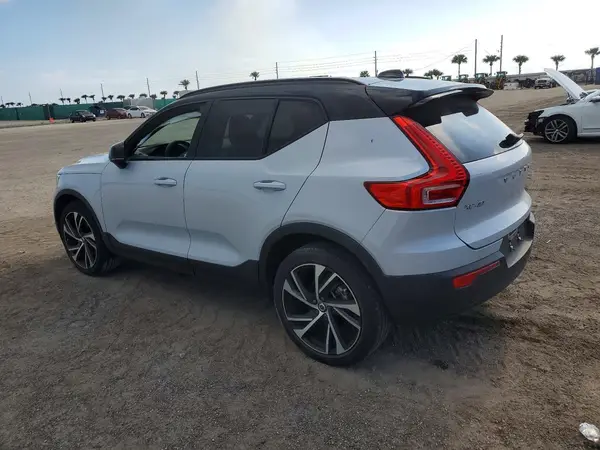 YV4162UM7N2653123 2022 VOLVO XC40 - Image 2