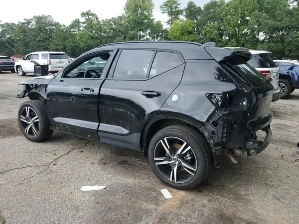 YV4162UM7N2769504 2022 VOLVO XC40 - Image 2