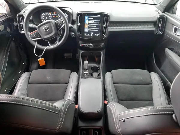 YV4162UM7N2769504 2022 VOLVO XC40 - Image 8