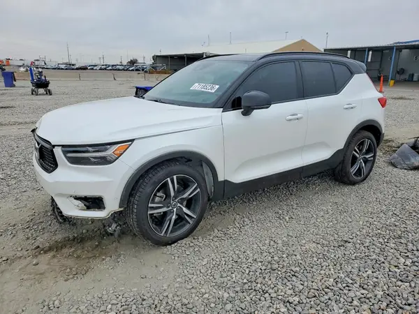 YV4162UM8K2084374 2019 VOLVO XC40 - Image 1