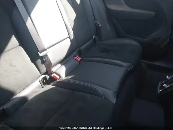 YV4162UM8K2126347 2019 VOLVO XC40 - Image 8
