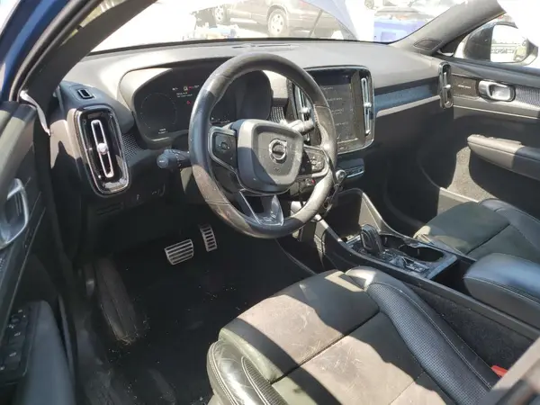 YV4162UM8L2190096 2020 VOLVO XC40 - Image 8