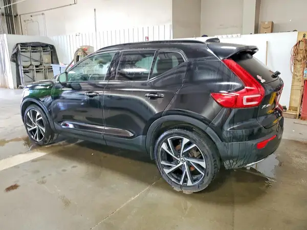 YV4162UM8L2274919 2020 VOLVO XC40 - Image 2