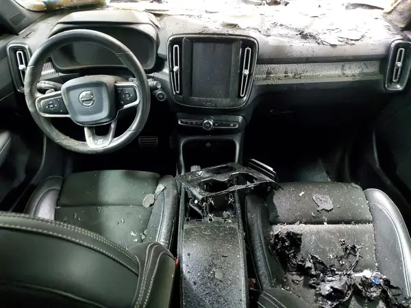 YV4162UM8L2274919 2020 VOLVO XC40 - Image 8