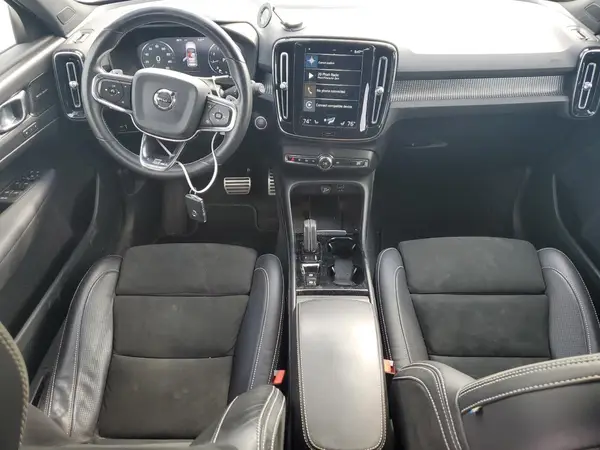 YV4162UM8L2313007 2020 VOLVO XC40 - Image 8
