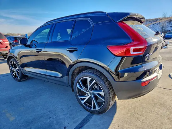 YV4162UM8M2417157 2021 VOLVO XC40 - Image 2