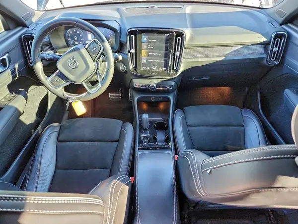YV4162UM8M2417157 2021 VOLVO XC40 - Image 8