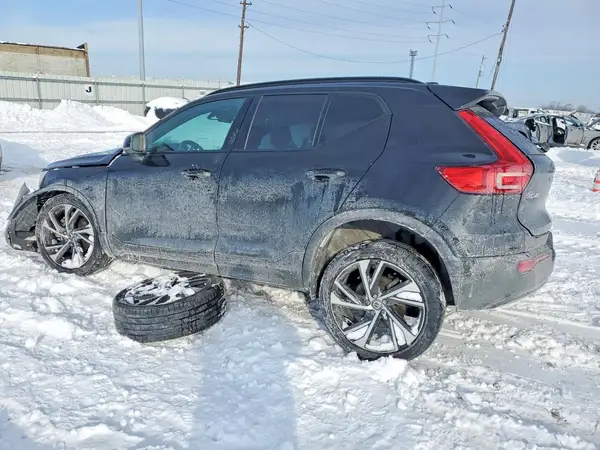 YV4162UM8M2441071 2021 VOLVO XC40 - Image 2