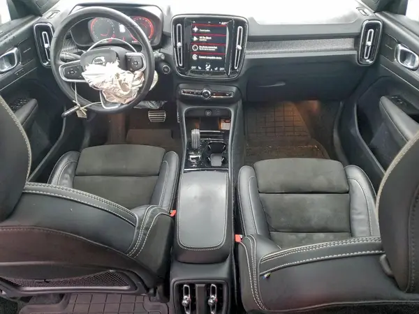 YV4162UM8M2496569 2021 VOLVO XC40 - Image 8