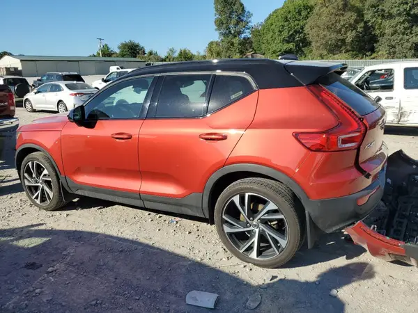 YV4162UM8M2584618 2021 VOLVO XC40 - Image 2