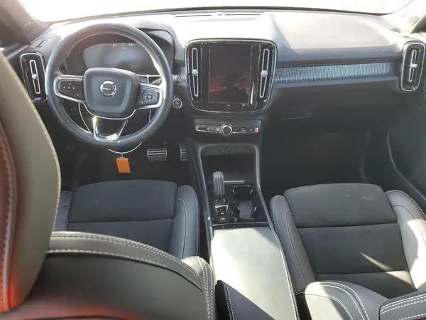 YV4162UM8M2584618 2021 VOLVO XC40 - Image 8